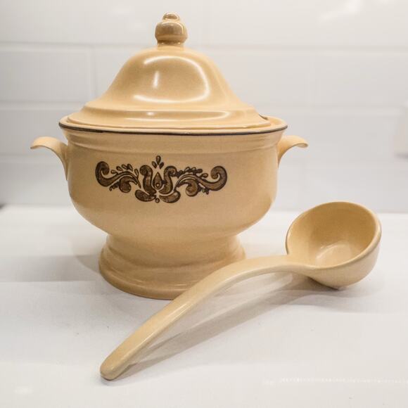 Pfaltzgraff Other - 1976 Vintage Pfaltzgraff Village Soup Tureen w/ Lid and Ladle